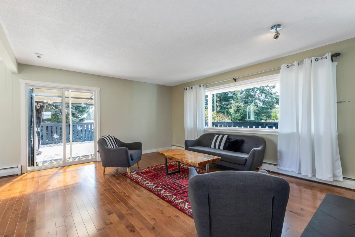 Dining Area Photo of 7958 Taulbut Street, Mission, BC