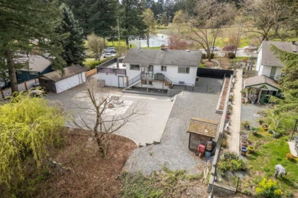 Outdoor Kitchen Photo of 7958 Taulbut Street, Mission, BC