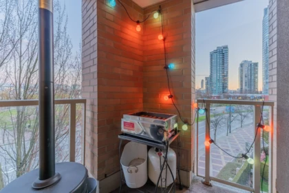 Kitchen Photo of 505 388 Drake Street, Vancouver, BC
