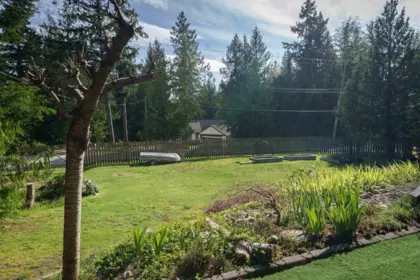 Garden / Landscaping Photo of 8096 Westwood Road, Halfmoon Bay, BC