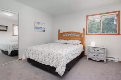 Guest Bathroom Photo of 8096 Westwood Road, Halfmoon Bay, BC