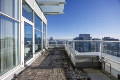 Swimming Pool Photo of 4203 4880 Bennett Street, Burnaby, BC