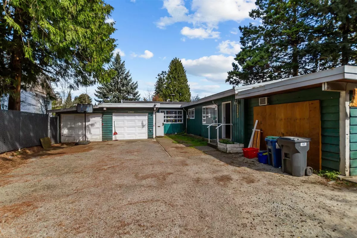 Living Room Photo of 22041 Dewdney Trunk Road, Maple Ridge, BC