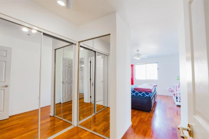 Powder Room Photo of 414 1359 56 Street, Tsawwassen, BC