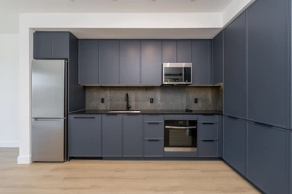 Kitchen Photo of 614 3075 Murray Street, Port Moody, BC