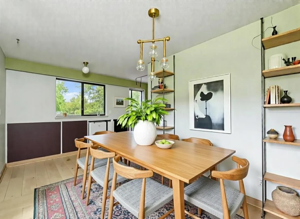 Family Room Photo of 1609 Bewicke Avenue, North Vancouver, BC