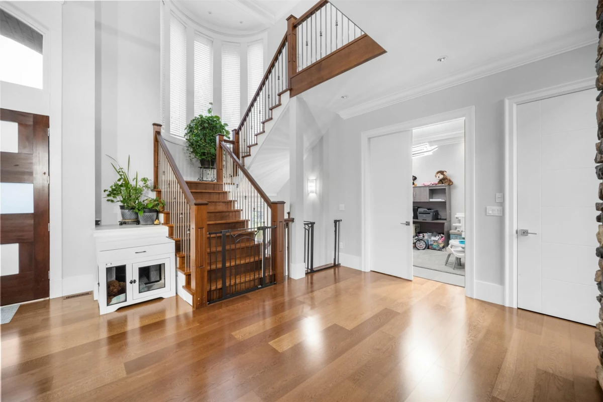 Dining Area Photo of 17108 4 Avenue, Surrey, BC