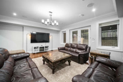 Hot Tub / Spa Photo of 17108 4 Avenue, Surrey, BC