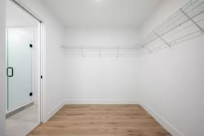 Walk-In Closet Photo of 308 33160 Plaxton Crescent, Abbotsford, BC