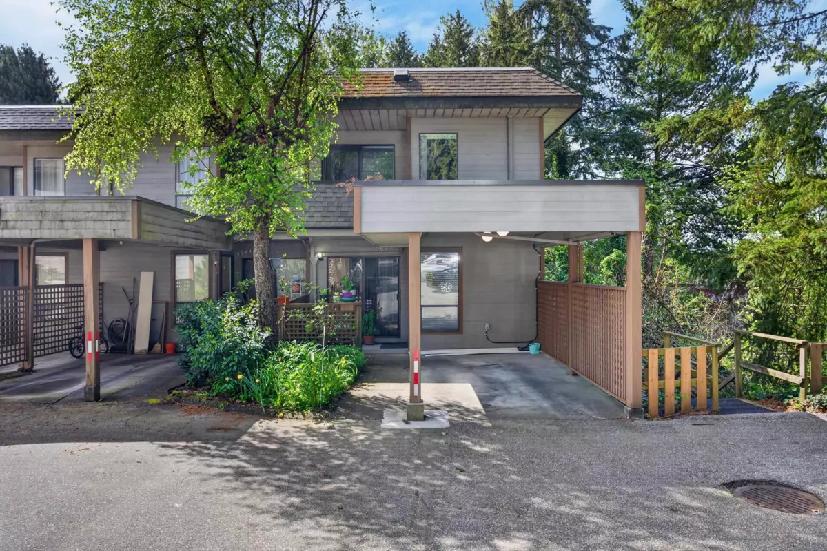Family Room Photo of 2750 Kingsford Avenue, Burnaby, BC