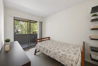 Hallway Photo of 2750 Kingsford Avenue, Burnaby, BC