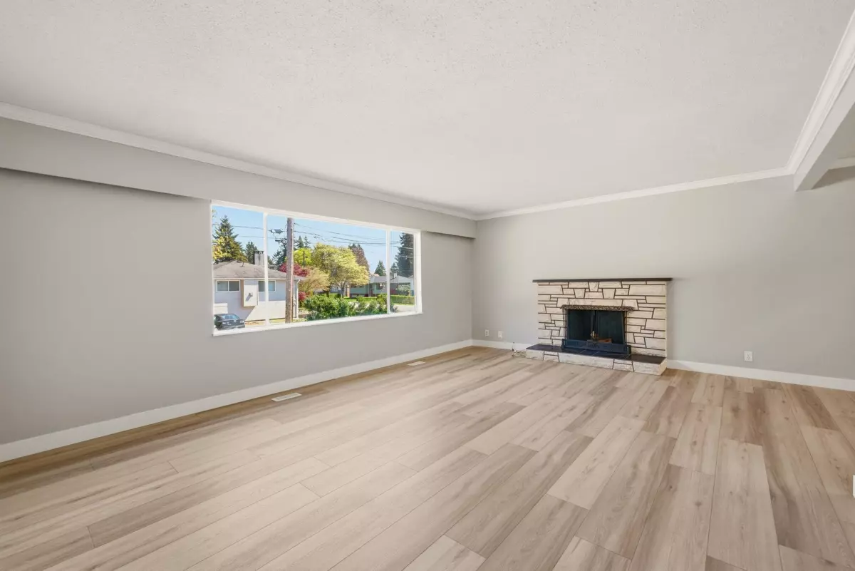 Dining Area Photo of 3561 York Street, Port Coquitlam, BC