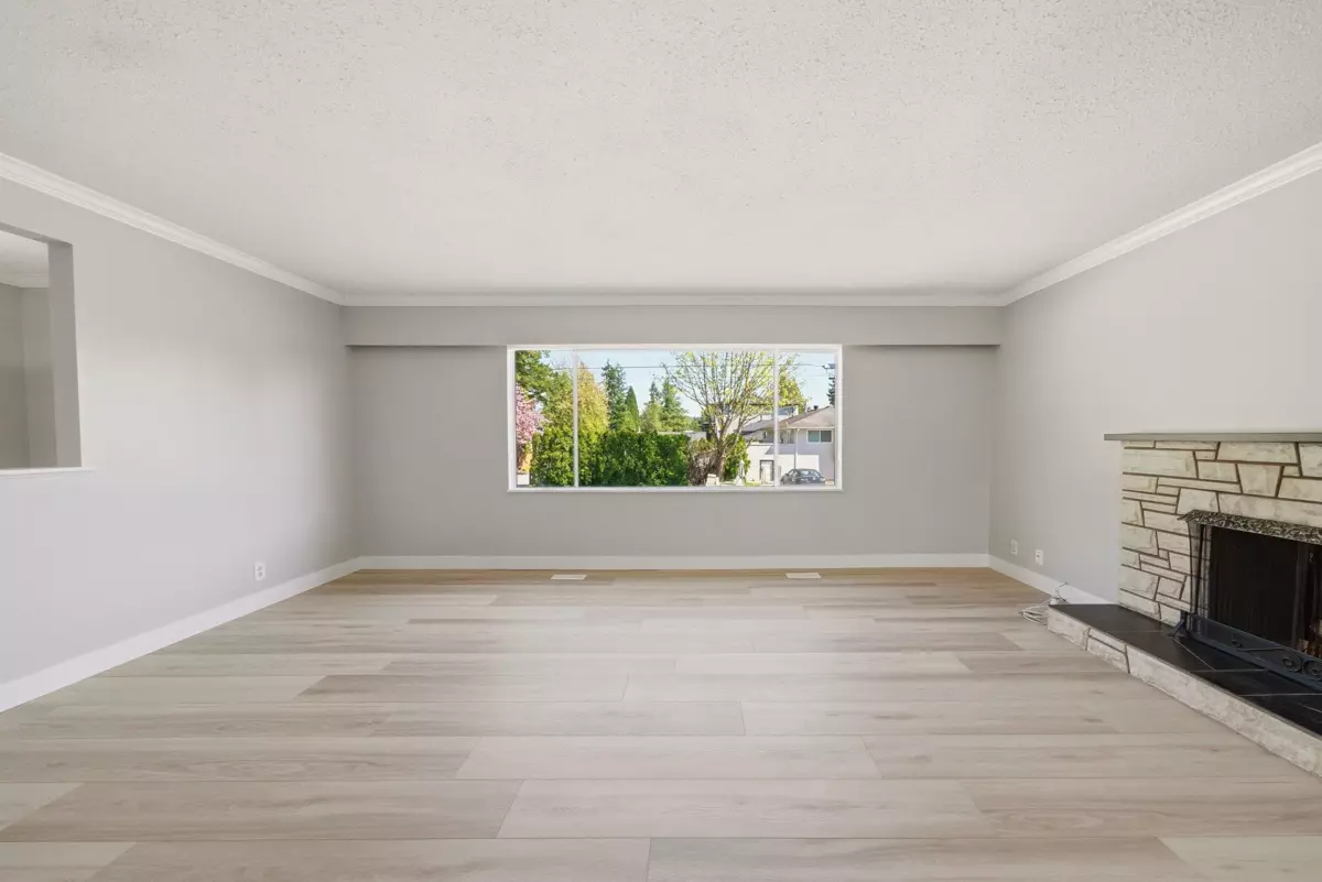 Family Room Photo of 3561 York Street, Port Coquitlam, BC