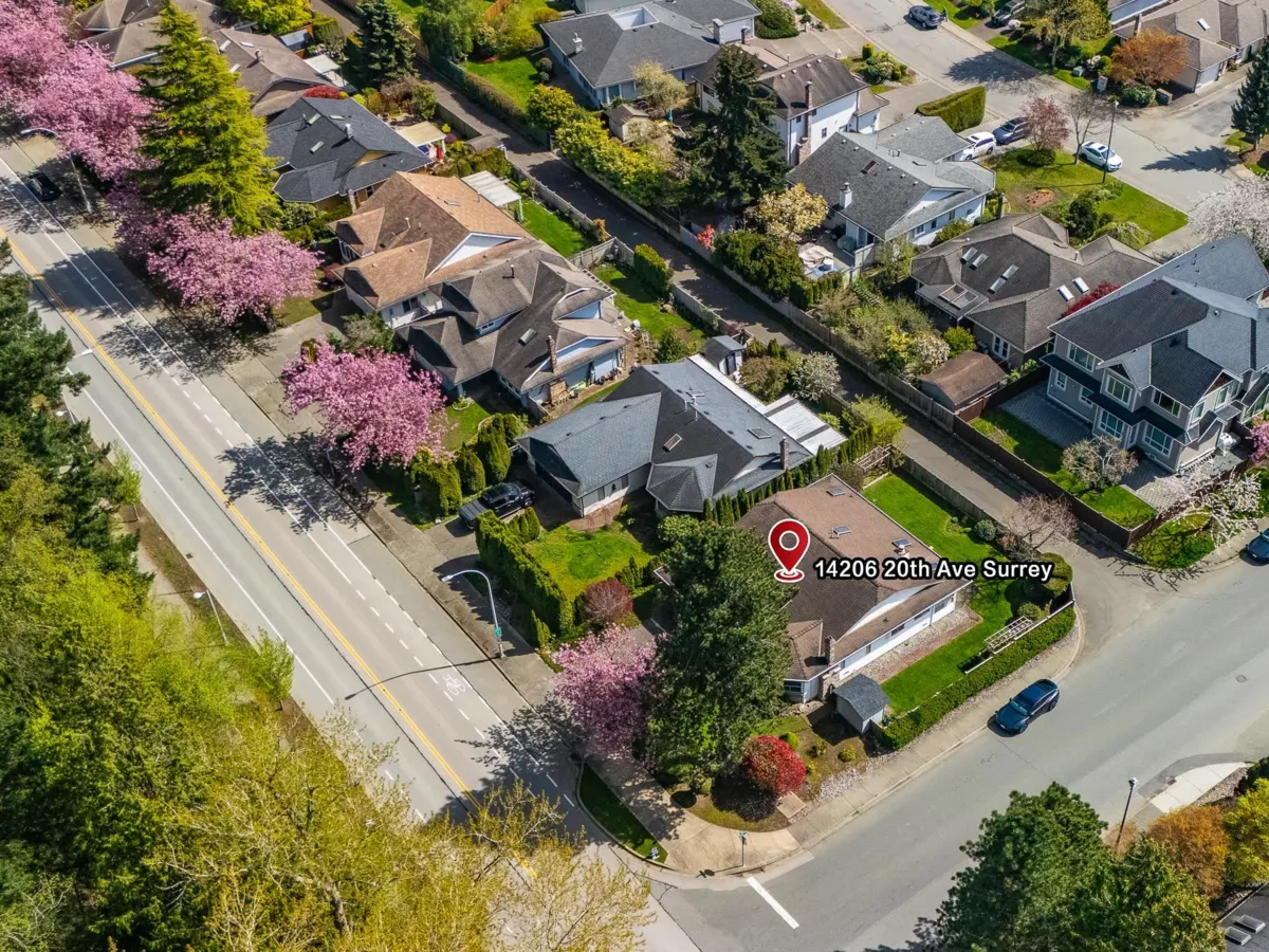 Family Room Photo of 14206 20 Avenue, Surrey, BC