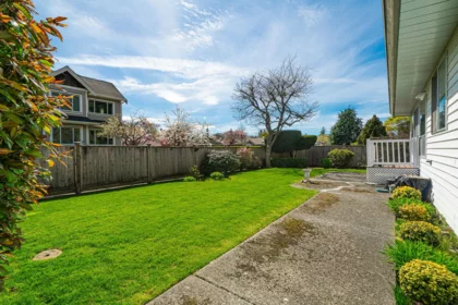 Front Yard Photo of 14206 20 Avenue, Surrey, BC