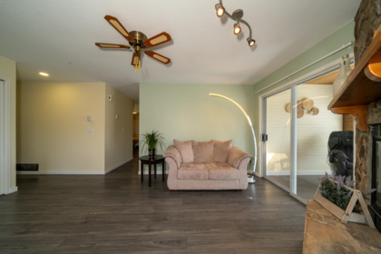 Guest Bathroom Photo of 14206 20 Avenue, Surrey, BC