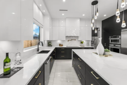 Guest Bathroom Photo of 18446 68a Avenue, Surrey, BC