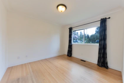 Front Yard Photo of 14735 109a Avenue, Surrey, BC