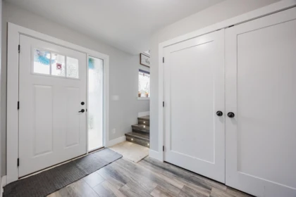 Entry Foyer Photo of 45614 Herron Avenue, Chilliwack, BC