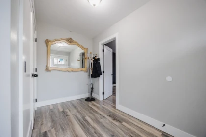 Hallway Photo of 45614 Herron Avenue, Chilliwack, BC
