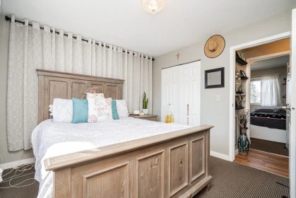Guest Bathroom Photo of 17254 62a Avenue, Surrey, BC
