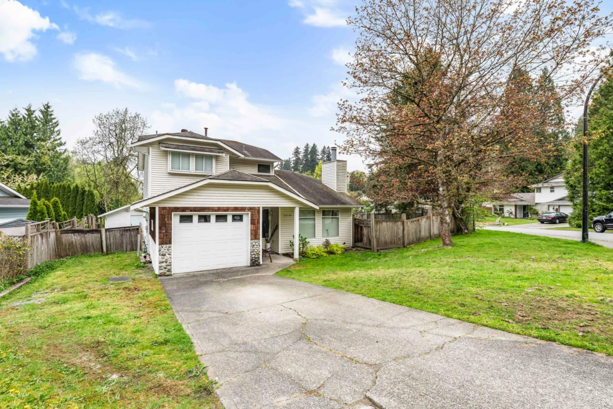 Family Room Photo of 22136 River Bend, Maple Ridge, BC