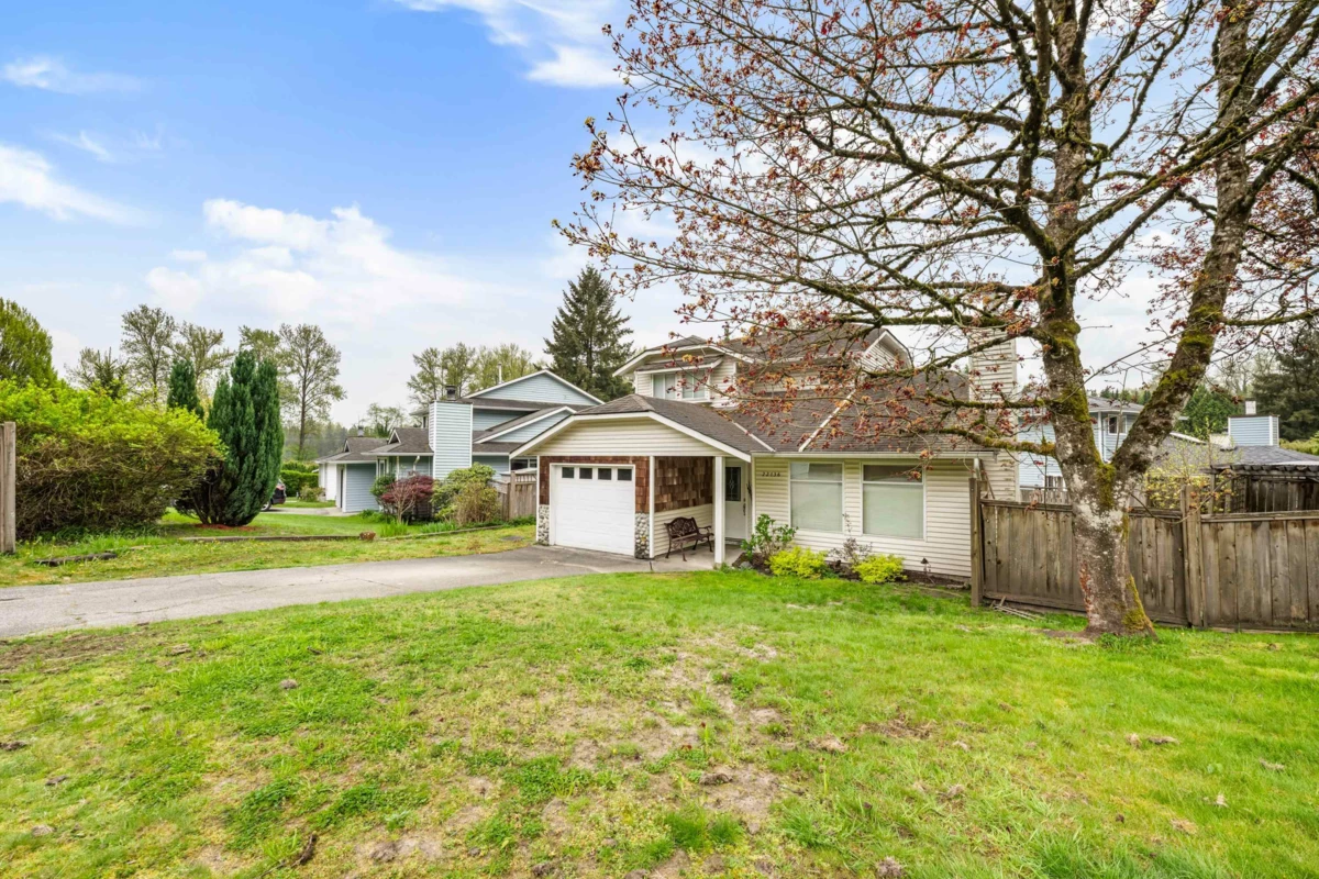 Living Room Photo of 22136 River Bend, Maple Ridge, BC