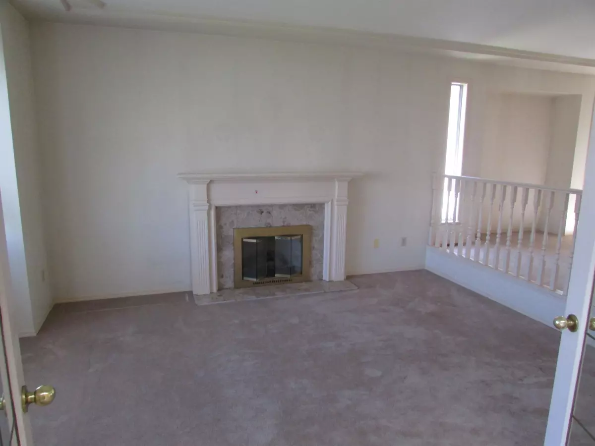 Living Room Photo of 3019 Cassiar Avenue, Abbotsford, BC