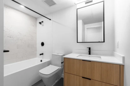 Powder Room Photo of 1108 13685 102 Avenue, Surrey, BC