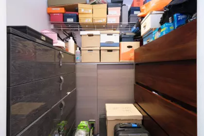 Walk-In Closet Photo of 1507 989 Richards Street, Vancouver, BC