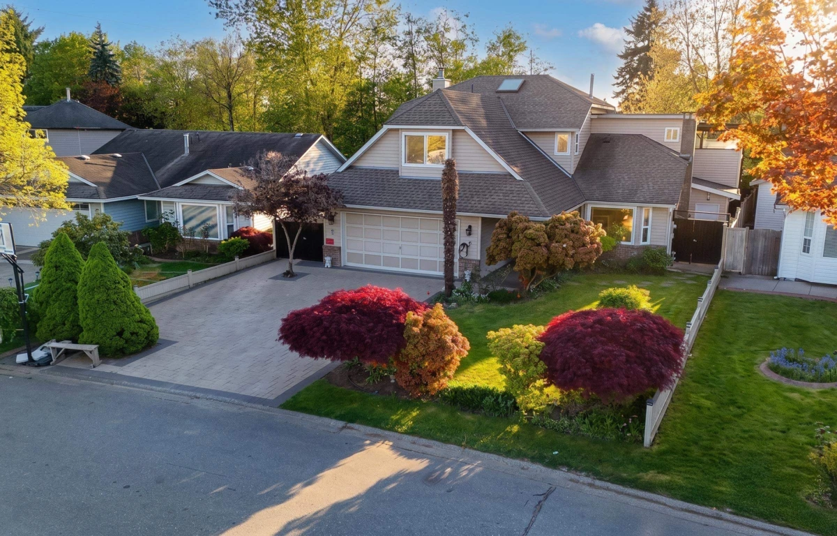 Living Room Photo of 7461 123 Street, Surrey, BC