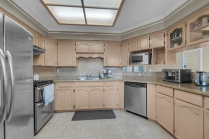 Walk-In Closet Photo of 7461 123 Street, Surrey, BC