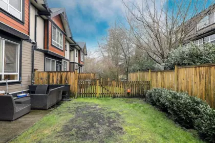 Garden / Landscaping Photo of 3 6378 142 Street, Surrey, BC