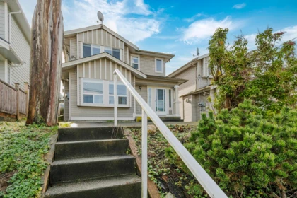 Hallway Photo of 5056 Manor Street, Burnaby, BC