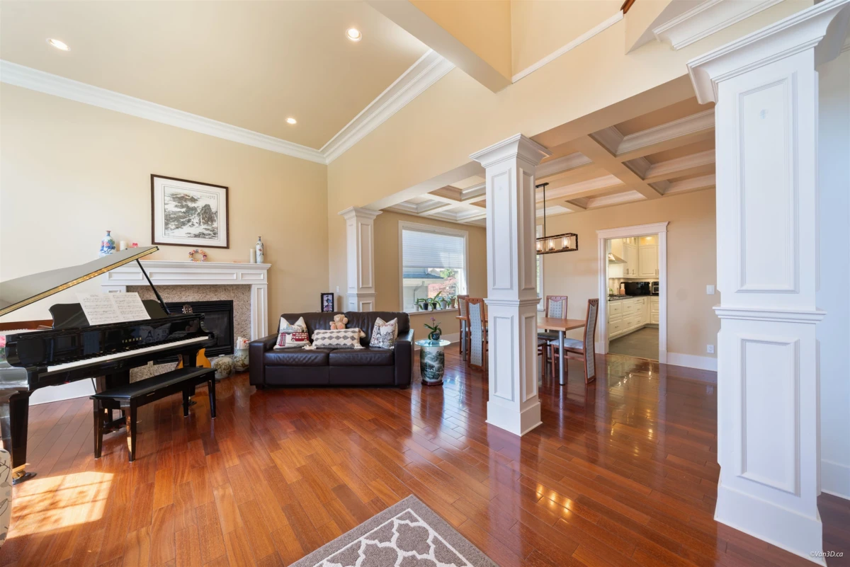 Dining Area Photo of 7533 Curtis Street, Burnaby, BC