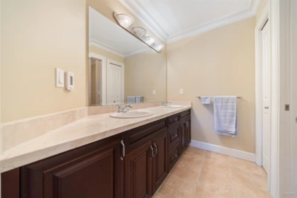 Entry Foyer Photo of 7533 Curtis Street, Burnaby, BC