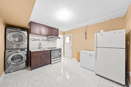Hot Tub / Spa Photo of 39 Mott Crescent, New Westminster, BC
