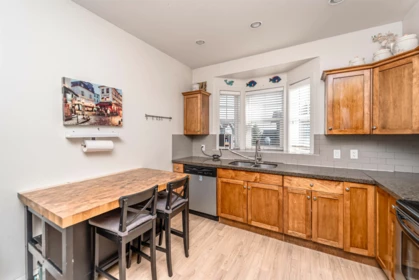 Guest Bathroom Photo of 2 31235 Upper Maclure Road, Abbotsford, BC