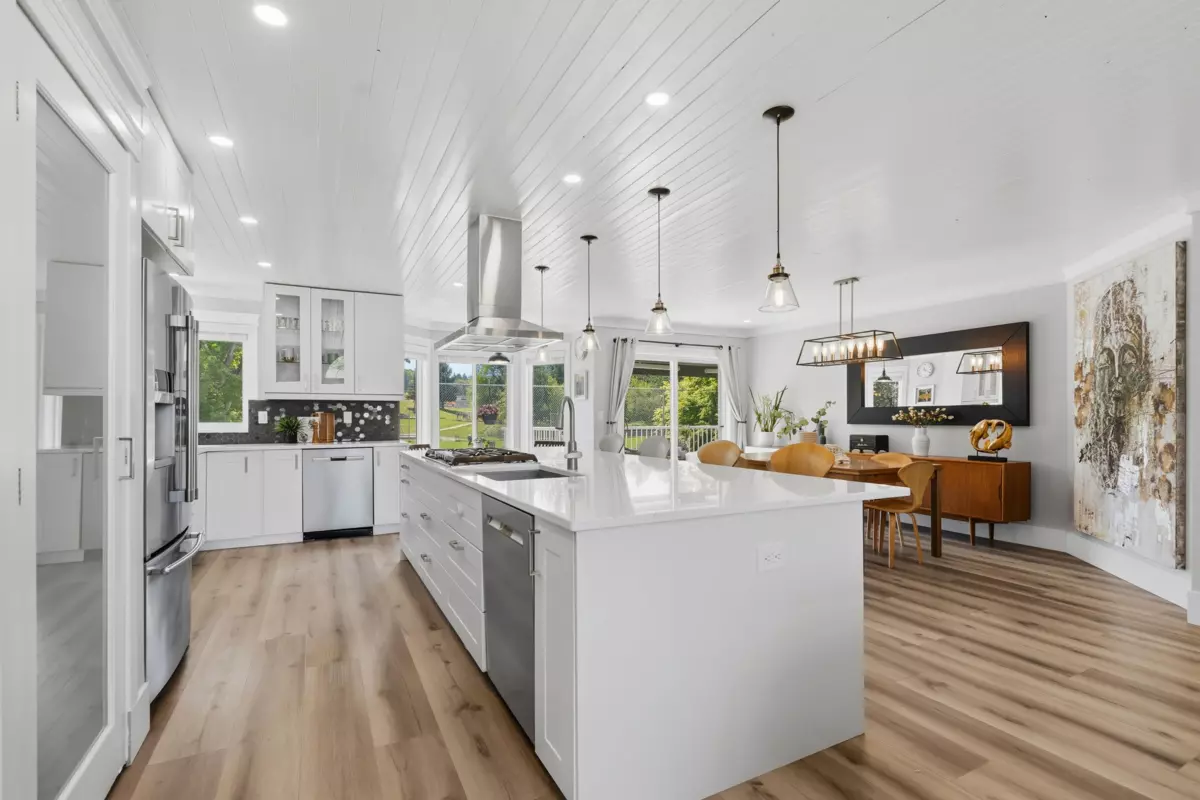 Dining Area Photo of 35098 Kootenay Drive, Abbotsford, BC