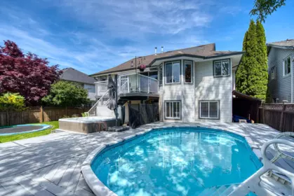 Front Yard Photo of 35098 Kootenay Drive, Abbotsford, BC