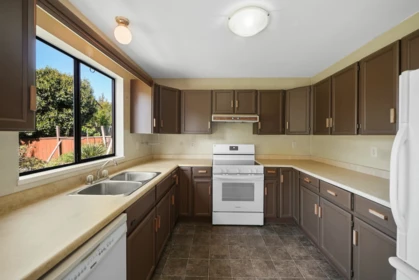 Breakfast Nook Photo of 19661 50a Avenue, Langley, BC