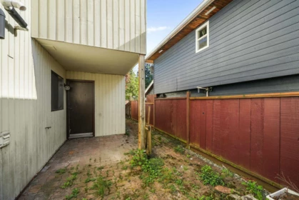 Hot Tub / Spa Photo of 19661 50a Avenue, Langley, BC