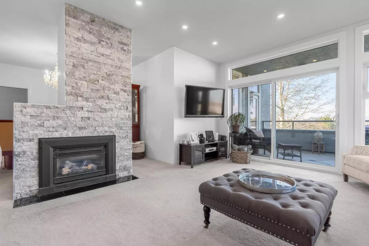 Family Room Photo of 221 12873 Railway Avenue, Richmond, BC