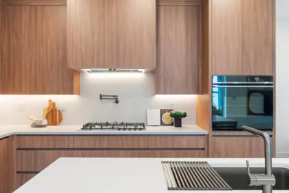 Kitchen Island Photo of 948 W 57th Avenue, Vancouver, BC