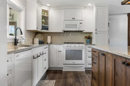 Kitchen Island Photo of 6352 Golf Road, Agassiz, BC