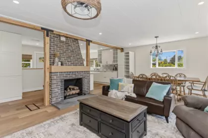 Kitchen Island Photo of 38139 Clarke Drive, Squamish, BC