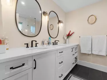 Laundry Room Photo of 8042 197 Street, Langley, BC