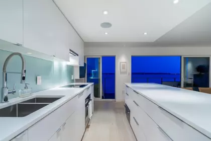 Kitchen Island Photo of 807 150 24th Street, West Vancouver, BC