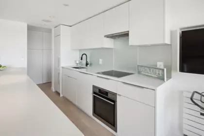 Kitchen Photo of 807 150 24th Street, West Vancouver, BC