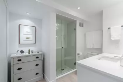 Walk-In Closet Photo of 807 150 24th Street, West Vancouver, BC